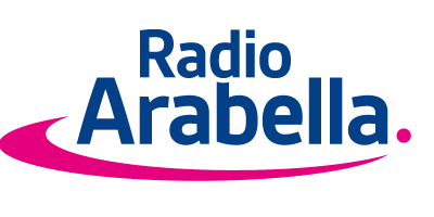 Das Logo von Radio Arabella in dunkelblauer Schrift mit einem magentafarbenen Bogen darunter