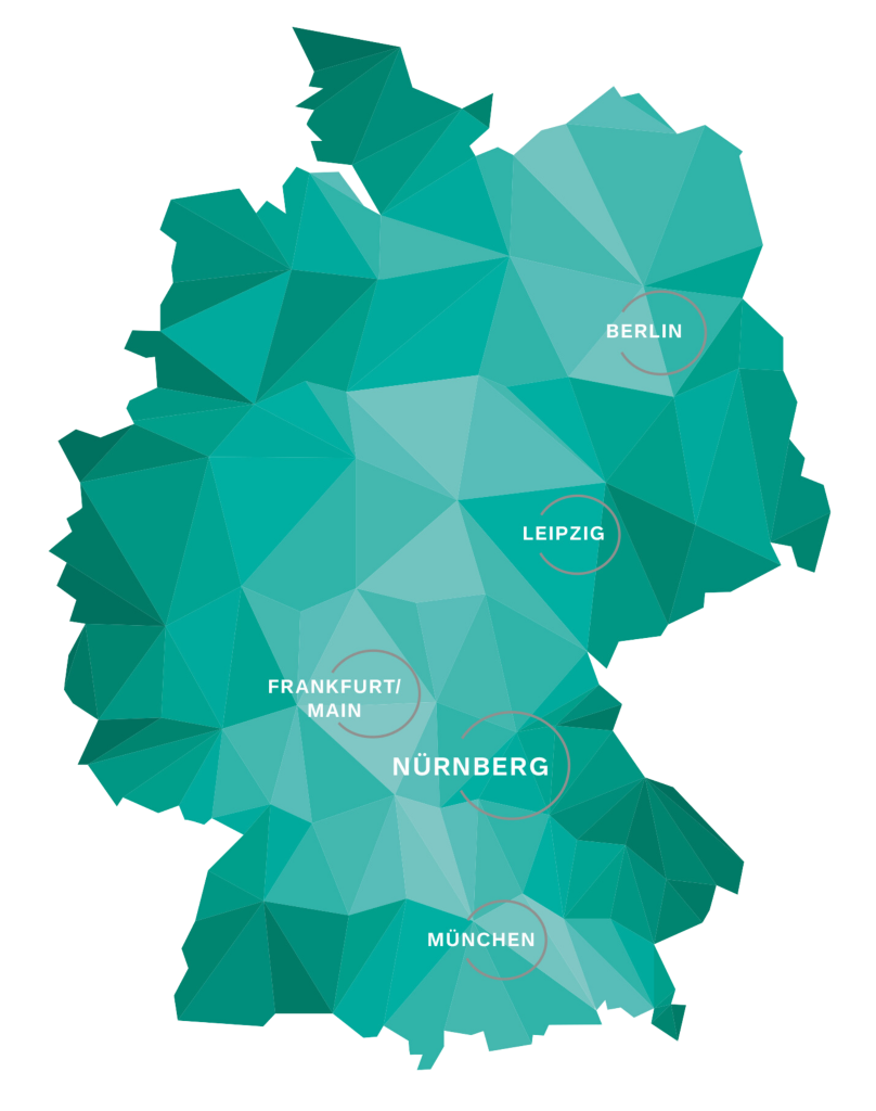 Türkisfarbene Deutschlandkarte mit den fünf IT2media Standorten von Norden nach Süden: Berlin, Leipzig, Frankfurt am Main, Nürnberg und München.